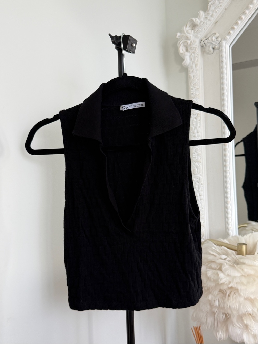Zara Black Sleeveless V-Neck Polo Tank